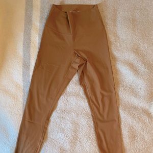 Everlane size small perform legging in copper